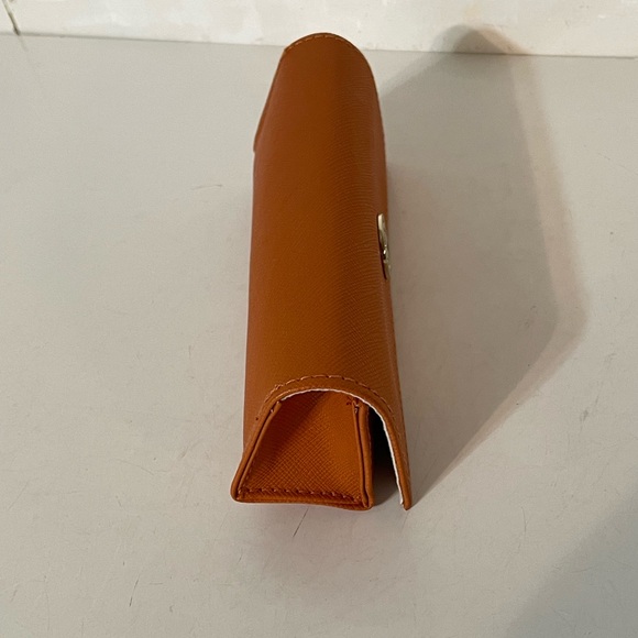 Tory Burch Eyeglass Case - Picture 4 of 9